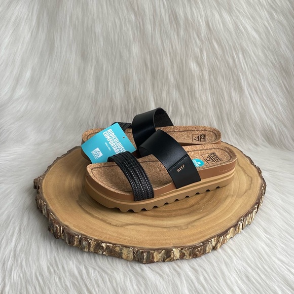 NWT Reef Cushion Vista Hi black sandals - Picture 6 of 16
